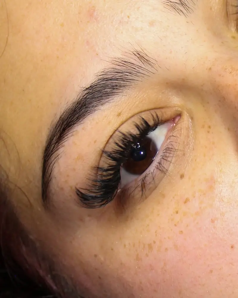 Extensão de pestanas de volume, close-up do olhar